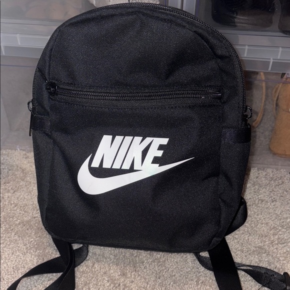 Nike Black Mini Backpack - Picture 1 of 4